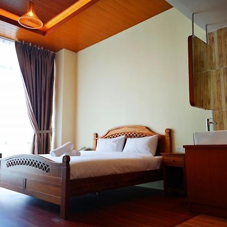 Top Holiday Hotel Seri Kembangan Eksteriør billede