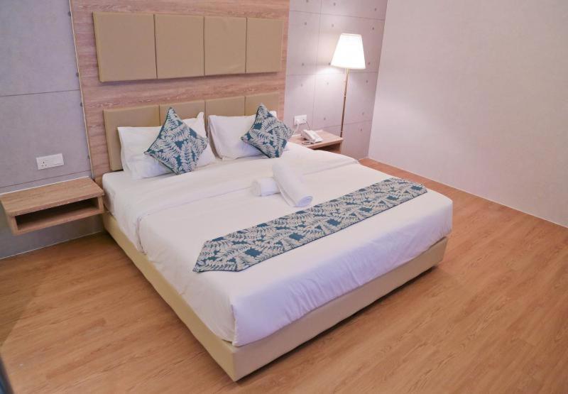 Top Holiday Hotel Seri Kembangan Eksteriør billede