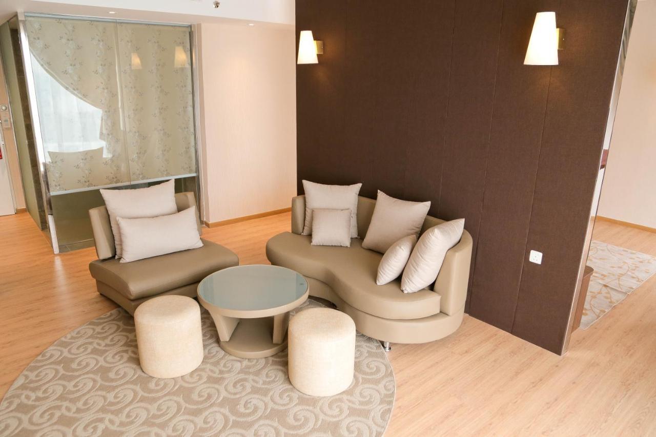 Top Holiday Hotel Seri Kembangan Eksteriør billede