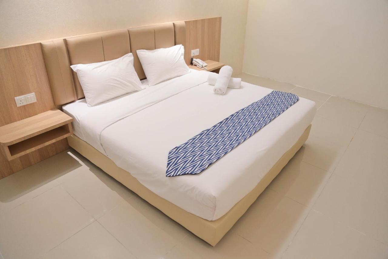 Top Holiday Hotel Seri Kembangan Eksteriør billede