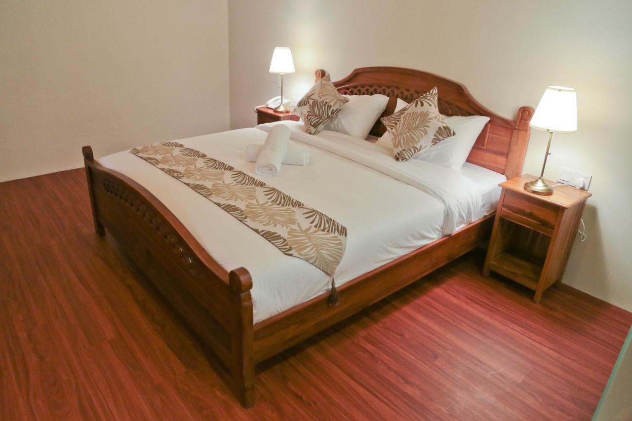 Top Holiday Hotel Seri Kembangan Eksteriør billede