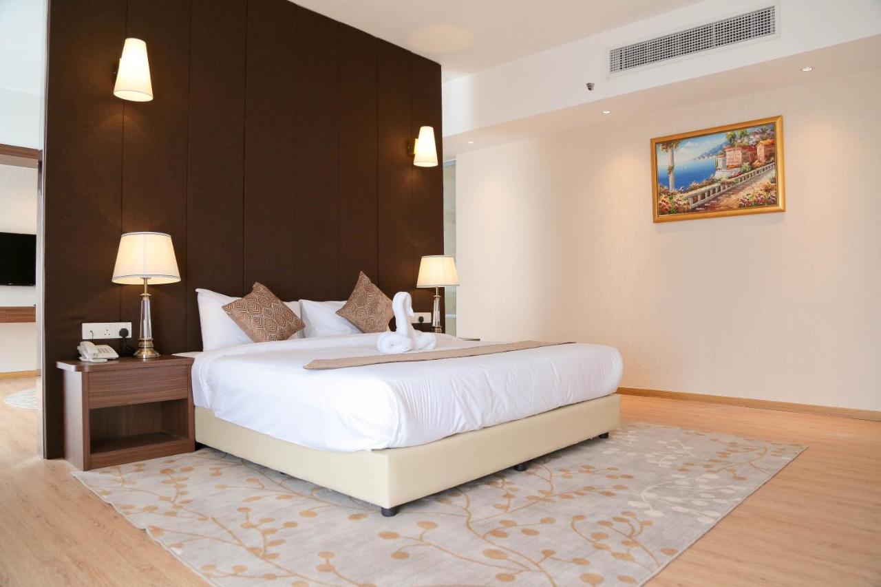 Top Holiday Hotel Seri Kembangan Eksteriør billede